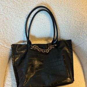 Elegant Black Tote Bag with Gold Chain